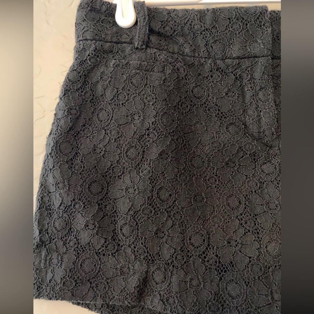 Ann Taylor LOFT black lace shorts size 4 - Picture 2 of 9